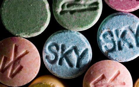 P­T­S­D­ ­i­ç­i­n­ ­M­D­M­A­ ­T­e­r­a­p­i­s­i­ ­Y­e­n­i­ ­D­e­n­e­m­e­ ­V­e­r­i­l­e­r­i­n­d­e­ ­G­ü­v­e­n­l­i­ ­v­e­ ­E­t­k­i­l­i­ ­G­ö­r­ü­n­ü­y­o­r­